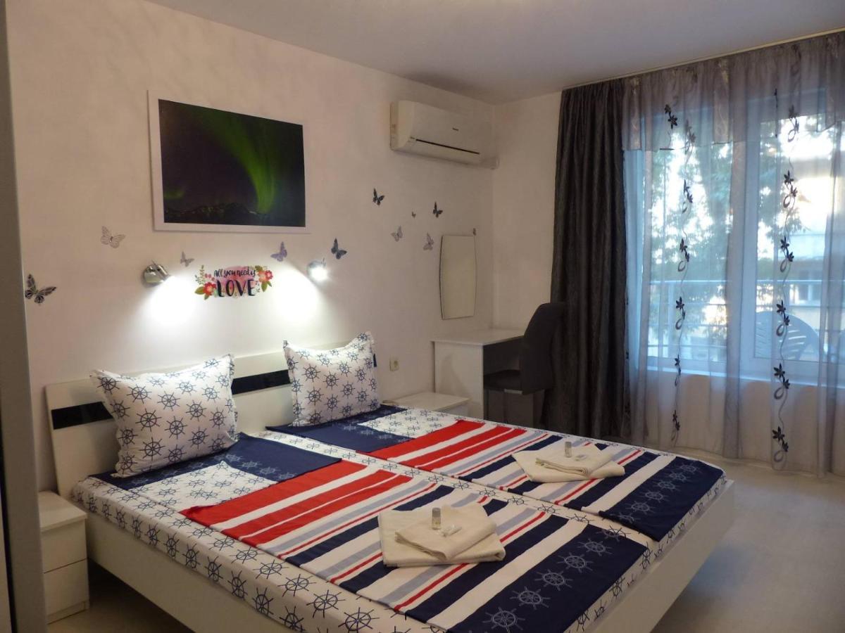 Apartament Holiday Burgas City Exterior foto